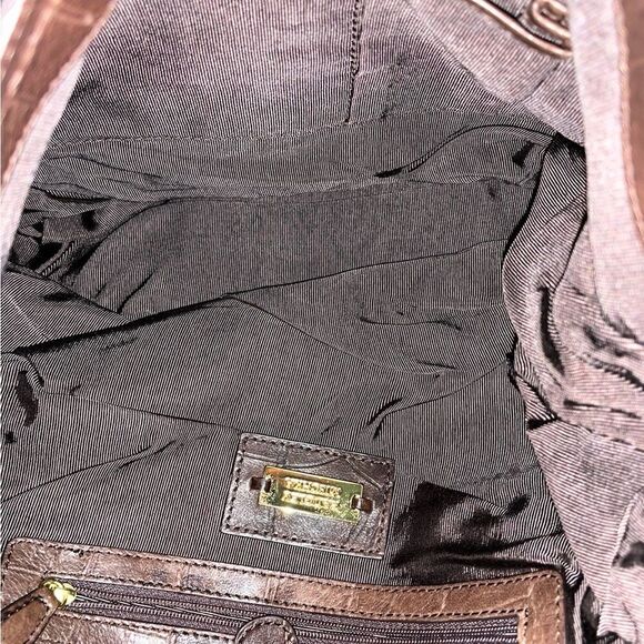 Badgley Mischa large crocodile hobo bag flap/magnetic close - Picture 8 of 14